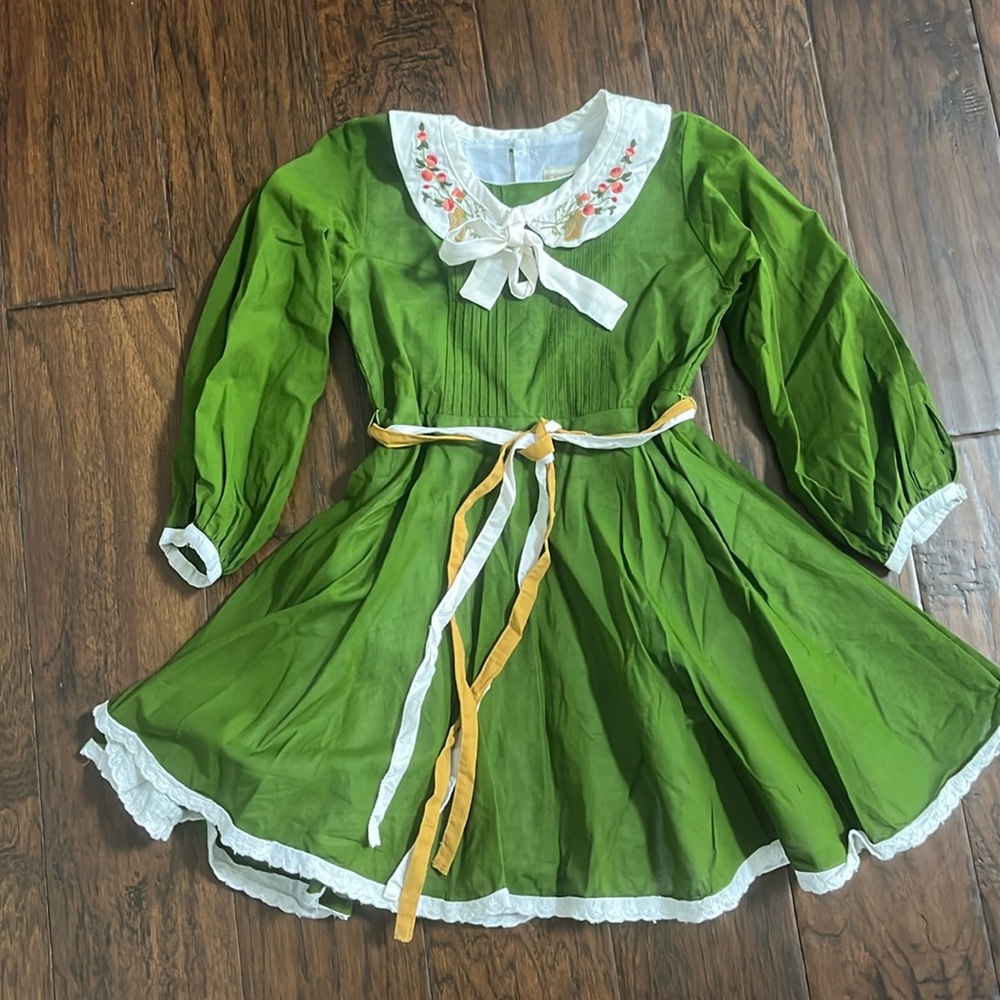 WDW Well Dressed Wolf Green Dress with Collar Sz 5